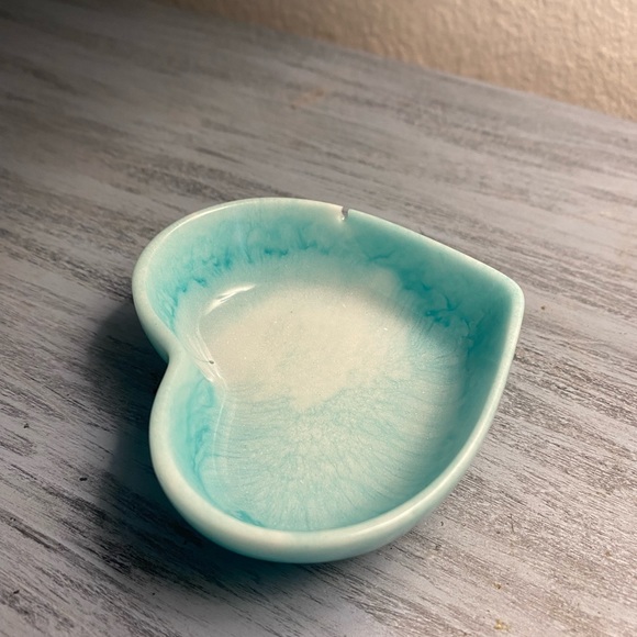 Tiedye Heart Dish - Teal and White Swirl Heart Tray - Jewelry Dish - Handmade - Picture 7 of 10